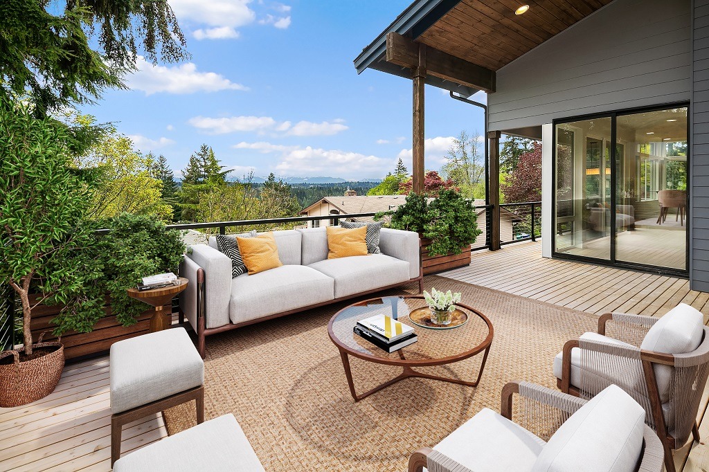 Newly Completed Finn Hill, Kirkland Trailside Homes