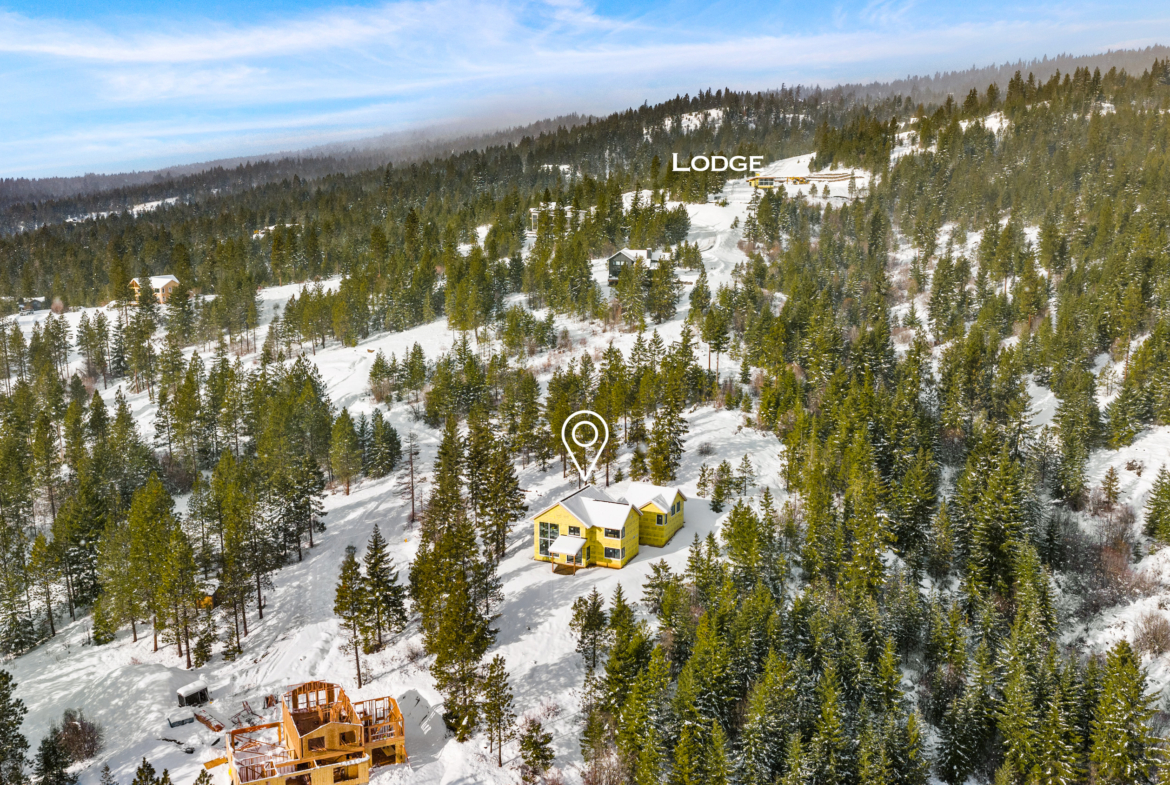 Placement of home by Trailside Homes in Skyline Ridge in Cle Elum, WA