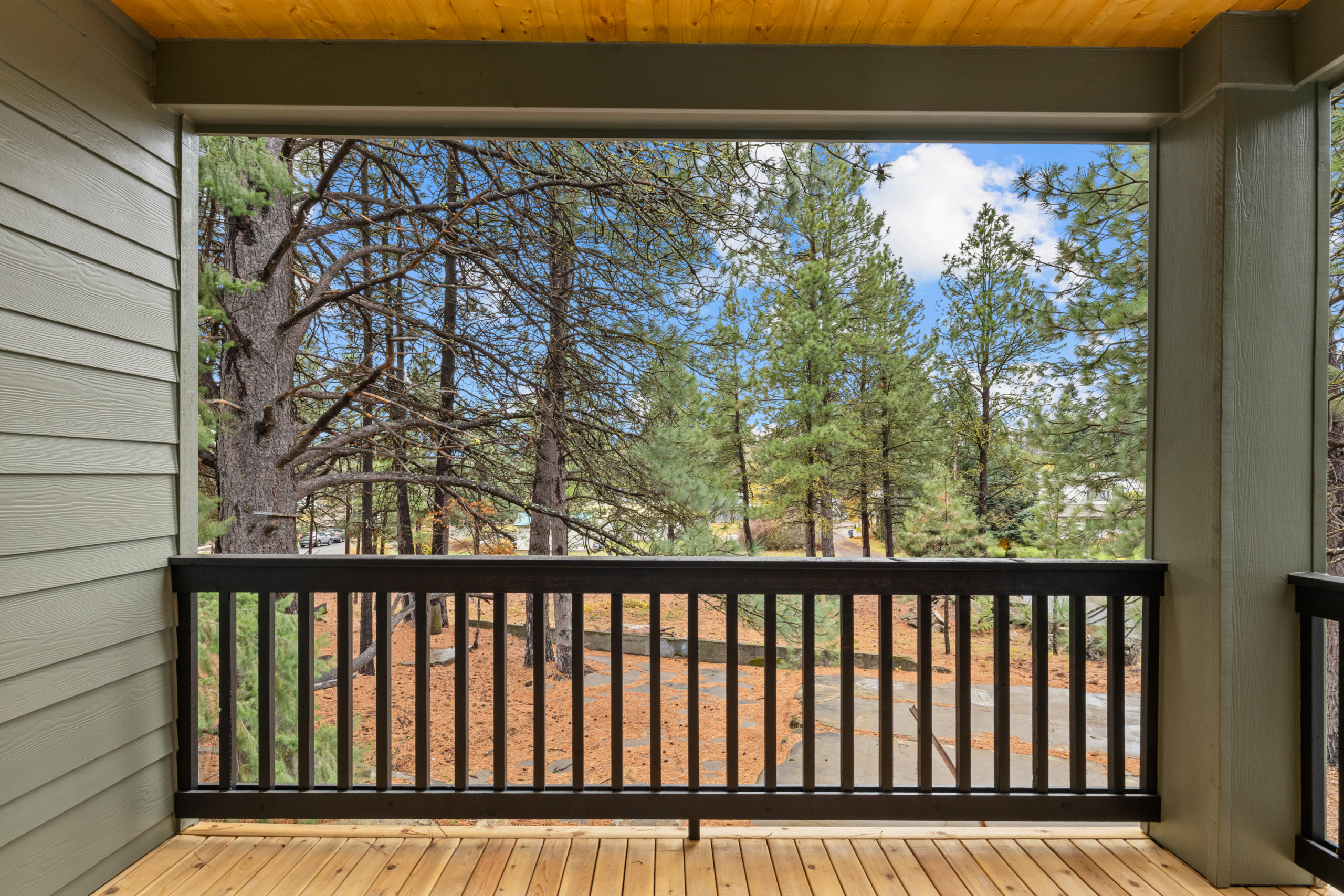 Ederra 19 outside balcony with tree view