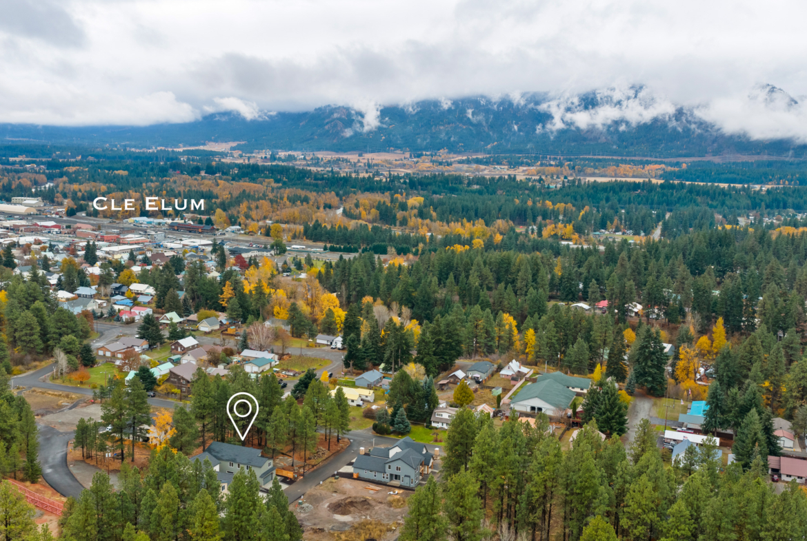 exterior view of Ederra 19 home in Cle Elum