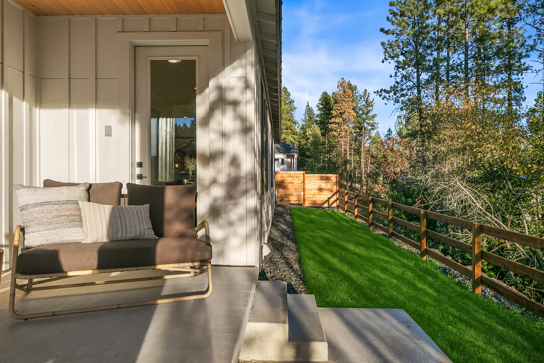 Ederra 12 Annapurna covered patio