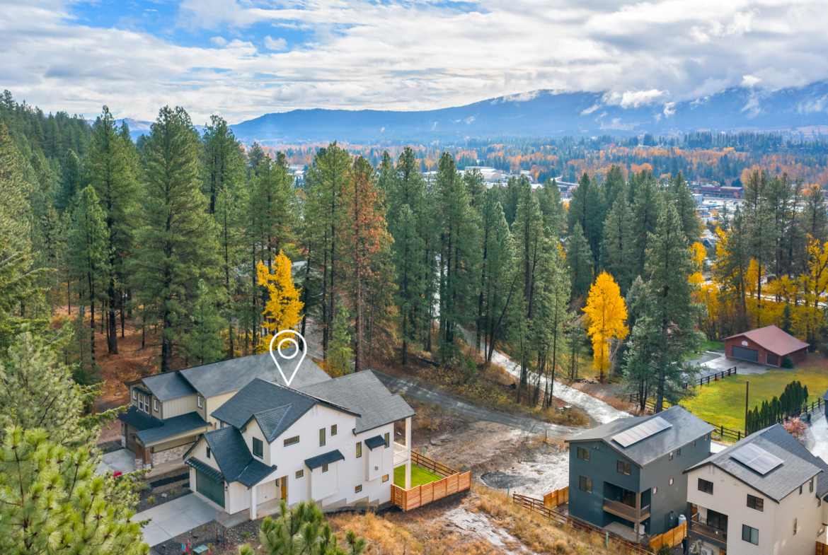 Ederra Lot 7 The Naches in Cle Elum by Trailside Homes aerial view of the home with green space and fall colored trees