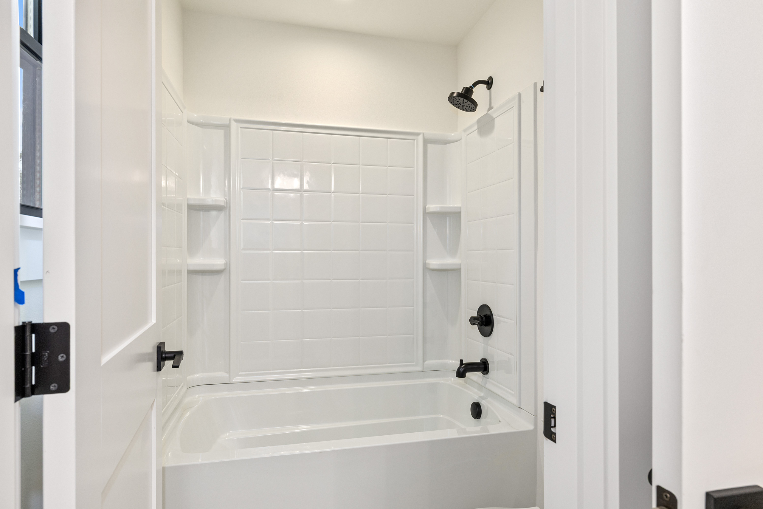 Ederra Lot 7 The Naches in Cle Elum by Trailside Homes upstairs bathroom shower