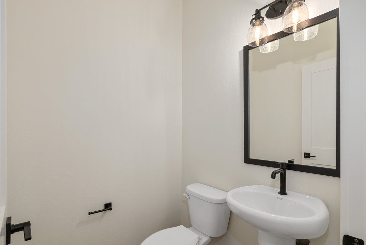 Ederra Lot 7 The Naches in Cle Elum by Trailside Homes powder room