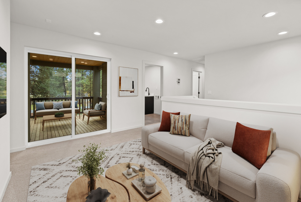 Ederra 19 The Tronsen in Cle Elum upstairs loft with covered balcony