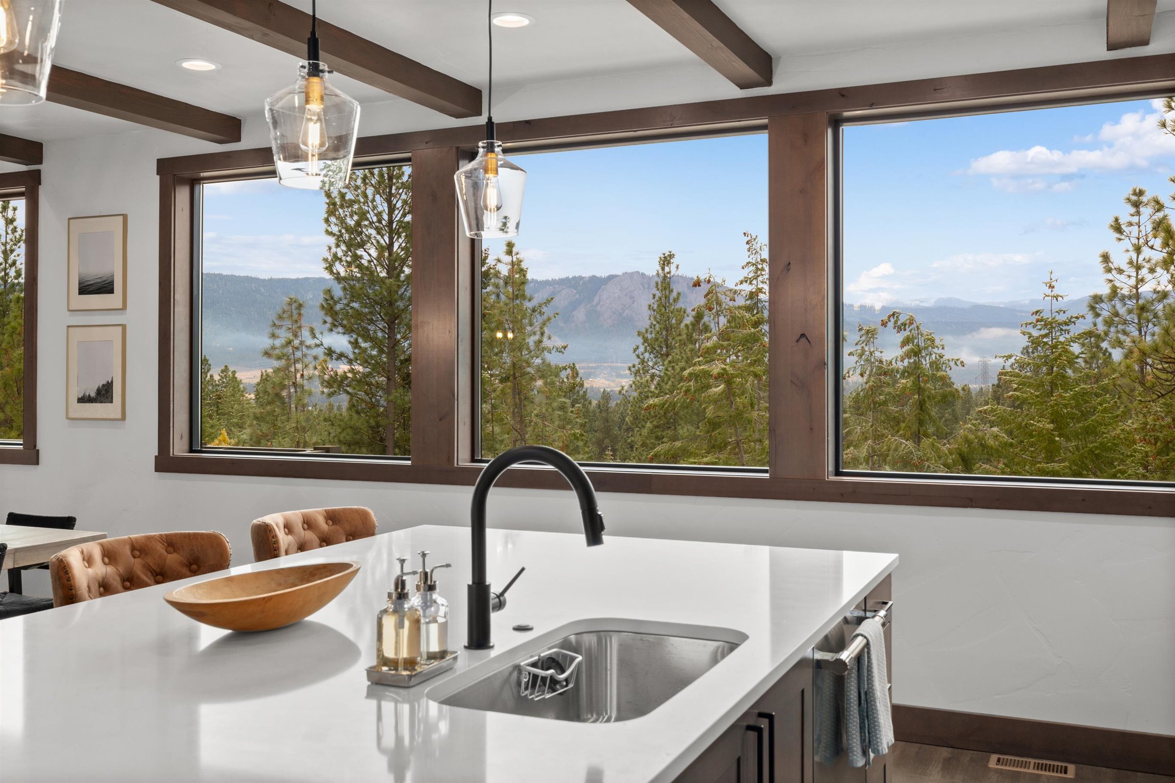 Skyline Ridge kitchen with a view